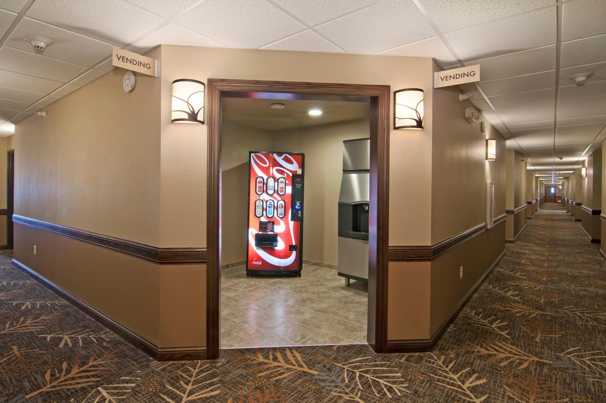 The Watford Hotel Watford City Екстериор снимка