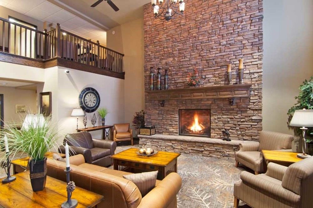 The Watford Hotel Watford City Екстериор снимка