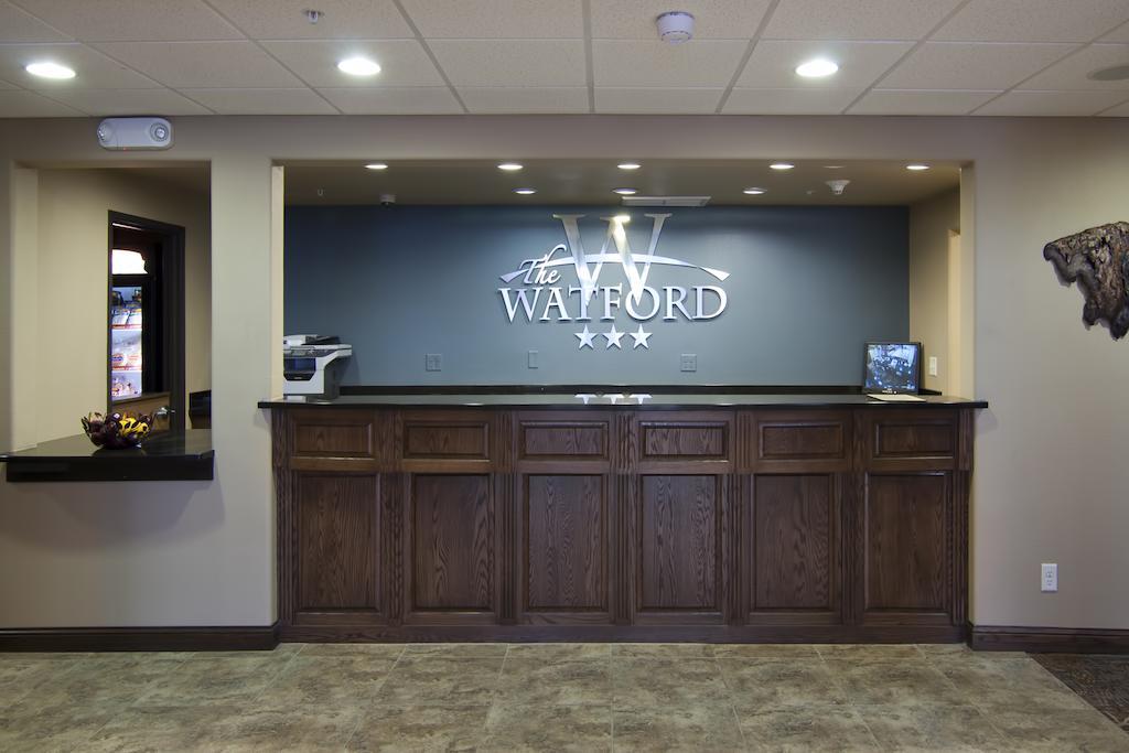 The Watford Hotel Watford City Екстериор снимка