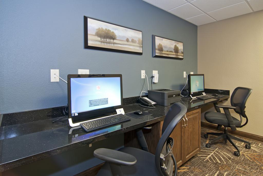 The Watford Hotel Watford City Екстериор снимка