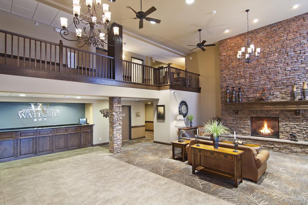 The Watford Hotel Watford City Екстериор снимка