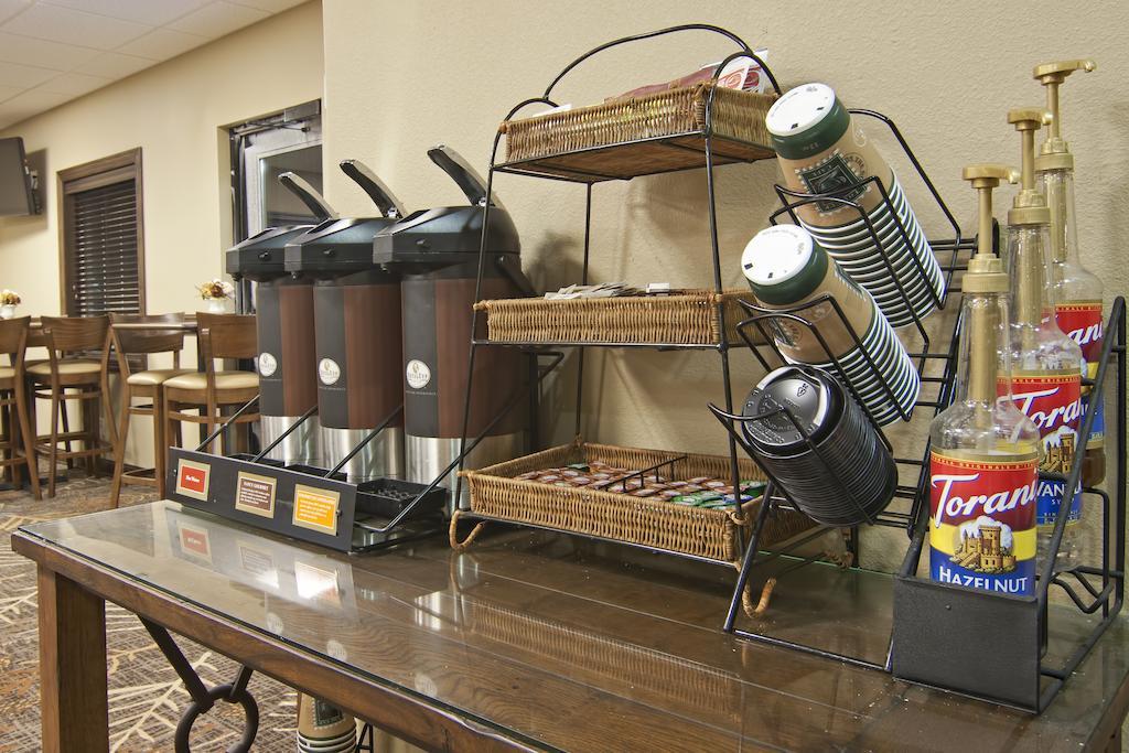 The Watford Hotel Watford City Екстериор снимка